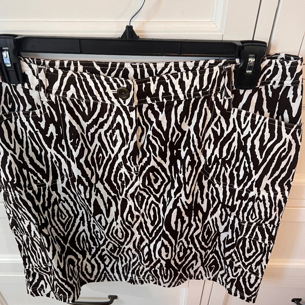 #304 chicos animal print skirt mini size 2 Large 12-14